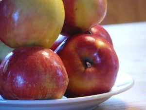 frutas lavadas 300x225 - Comida Saudável: 17 Dicas práticas para preparar suas refeições da semana