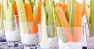 snack de cenoura e pepino 300x157 - Comida Saudável: 17 Dicas práticas para preparar suas refeições da semana