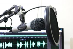 podcast 300x200 - Como ganhar dinheiro na internet: 20 Maneiras especiais para Mulheres