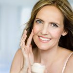 cuidados com a pele aos 40 anos 150x150 - Como cuidar da pele do rosto: Dicas para uma pele perfeita