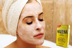 mascara maizena 300x200 - Pele Oleosa: Cuidados essenciais para manter a pele bonita