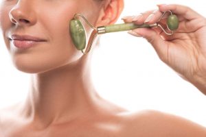 benefícios do rolinho de jade 300x200 - Rolinho Facial de Jade